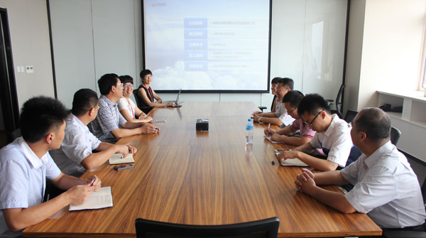 海淀區(qū)委組織部、中國人民大學(xué)調(diào)研組一行來聯(lián)橋集團考察調(diào)研