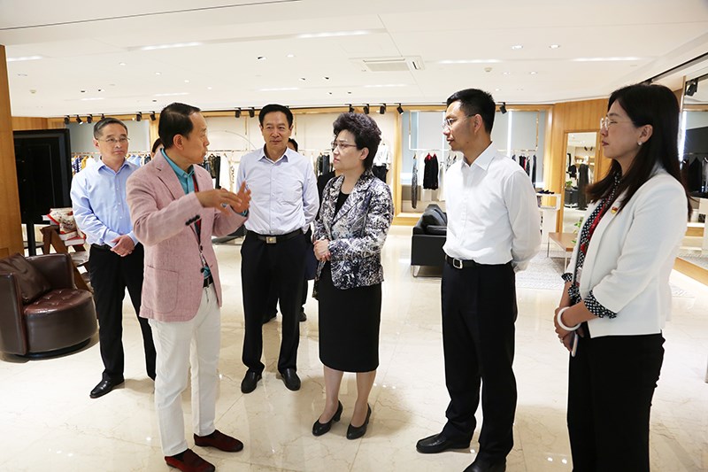 山東省委常委、統(tǒng)戰(zhàn)部部長邢善萍一行到聯(lián)橋集團(tuán)調(diào)研