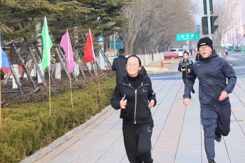 聯(lián)橋集團(tuán)2019春季越野賽燃情開(kāi)賽(圖5)